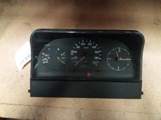 Cuadro instrumentos Mercedes Sprinter 310  - 1
