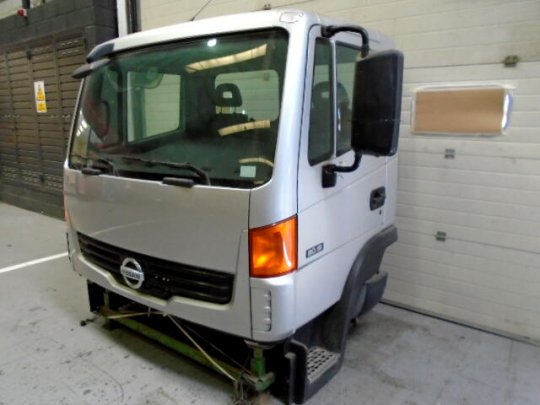 Cabina Corta-baja Nissan Atleon  - 1